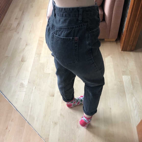 UO MOM Jeans - black denim! - Picture 4 of 5